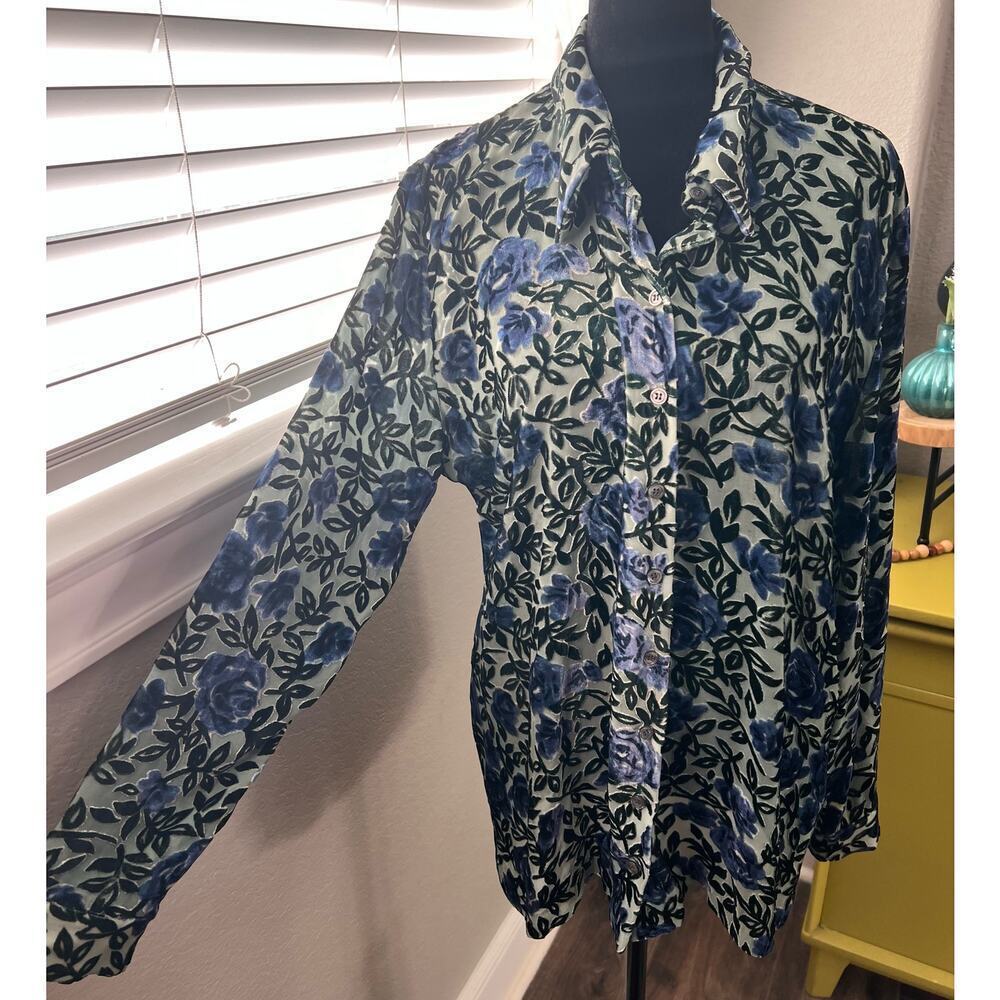 Ballinger Gold blue velvet burnout floral long sleeve, collared, button‎ down. L